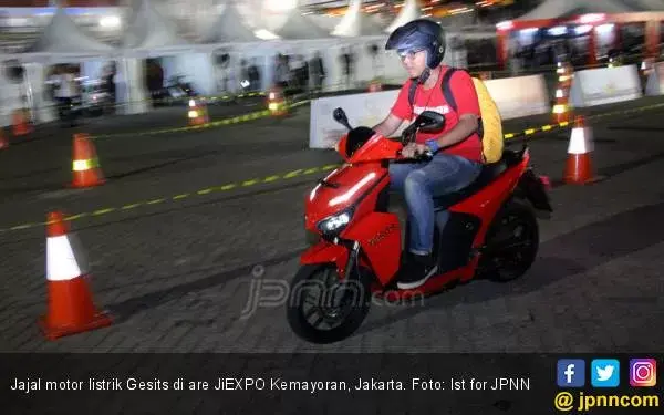 Mengecas Motor Listrik di Rumah dapat Diskon Khusus dari PLN