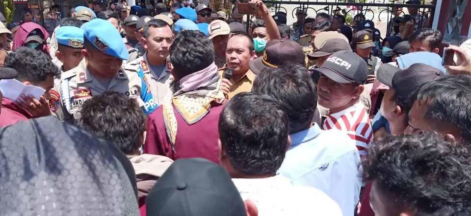 Masih Soal Jalan di Desa Popalia, Mahasiswa Kembali Demo Pemda