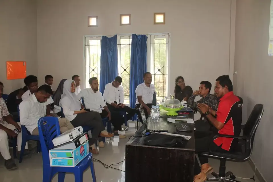 Staf Bawaslu Buteng Dilatih Menulis Berita dan Kelola Website