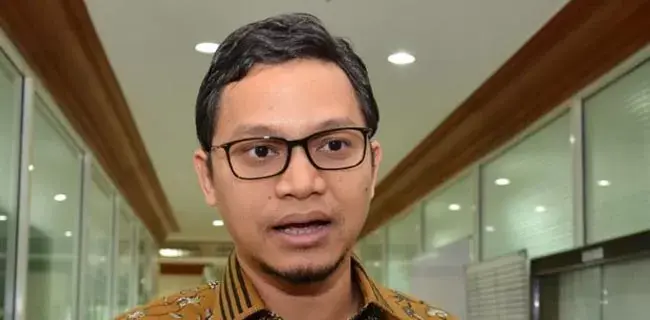 PAN Curiga Larangan Celana Cingkrang Dan Cadar Untuk Tutupi Kemerosotan Ekonomi