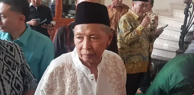 Hamzah Haz Ingatkan Sukmawati Hati-Hati Saat Bicara