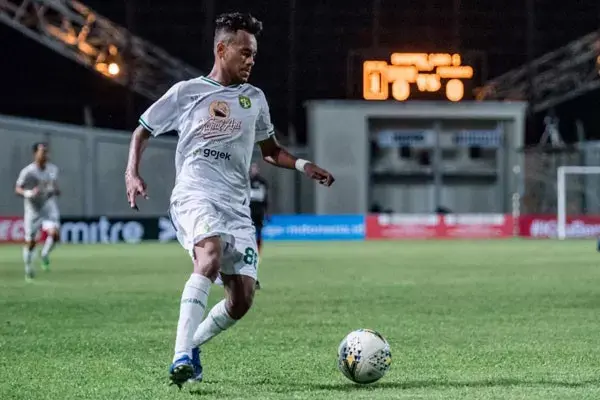 Persebaya Surabaya vs Semen Padang: Semangat Membara Alwi Slamat
