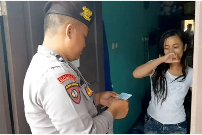 Ciduk Tujuh Pasangan Bukan Suami Istri di Kamar Kos