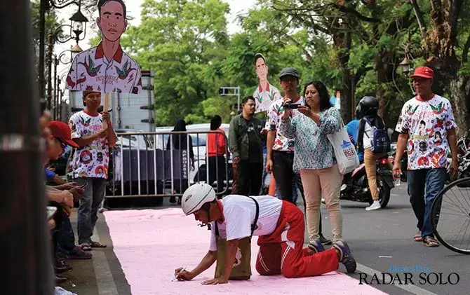 Pro-Gibran Galang Tanda Tangan, Purnomo di Acara Kesehatan