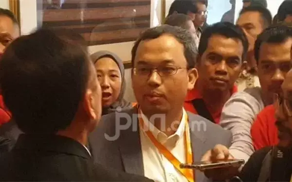 Arena KLB PSSI Memanas! Vijaya Menyela, Iwan Bule Enggak Suka