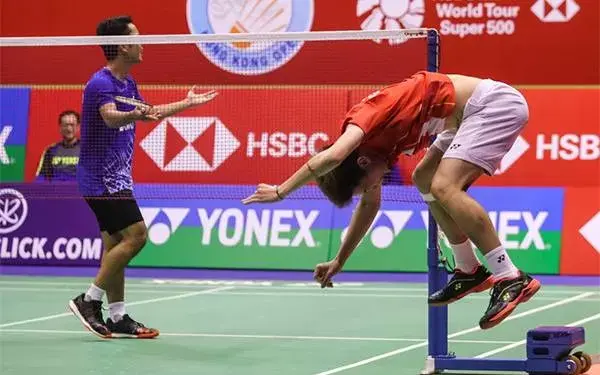 Tepuk Tangan Buat Lee Cheuk Yiu