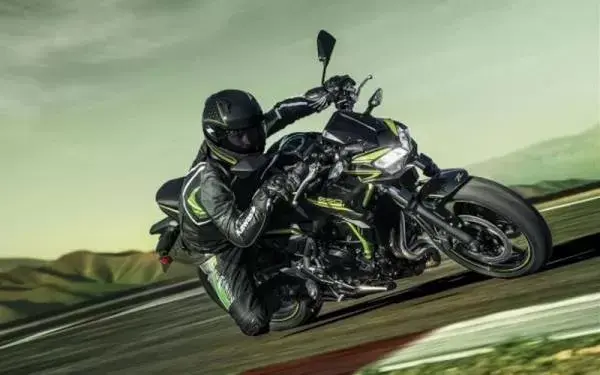 Kawasaki Z900 MY2020, Tampang Buas Tetapi Jinak