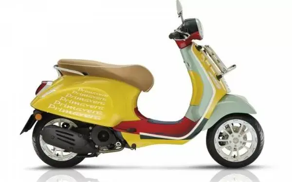 Vespa Primavera Edisi Khusus Tampil Nyentrik
