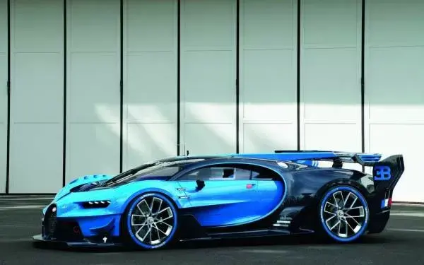 Pangeran Badr bin Saud Pamer Supercar Termahal di Dunia