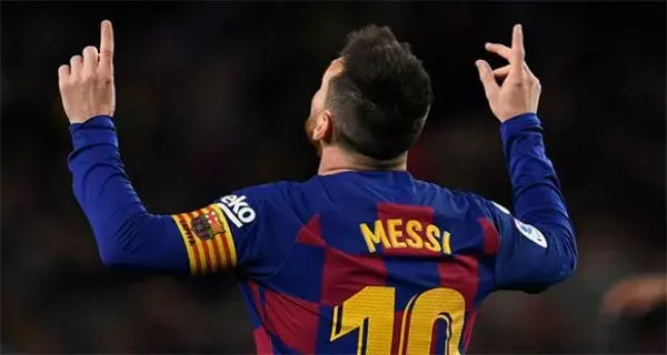 Lionel Messi Menyamai Rekor Cristiano Ronaldo