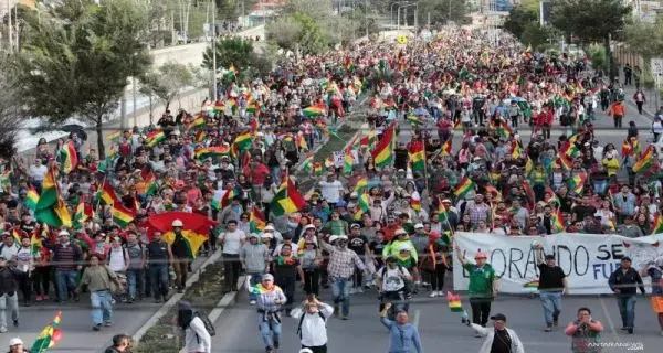 Membangkang, Polisi Bolivia Ikut Demo Anti-Pemerintah
