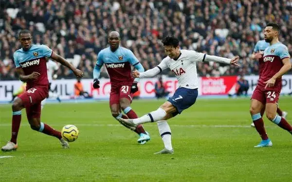 Son Heung-Min jadi Pemain Pertama Spurs yang Bikin Jose Mourinho Senang