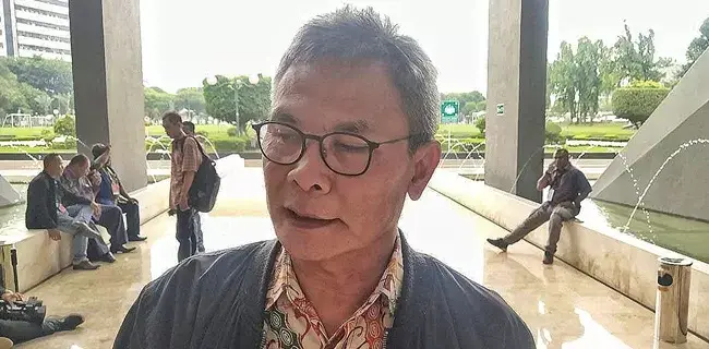 Johan Budi Khawatir Duit Kepala Daerah Di Kasino Dari DAK