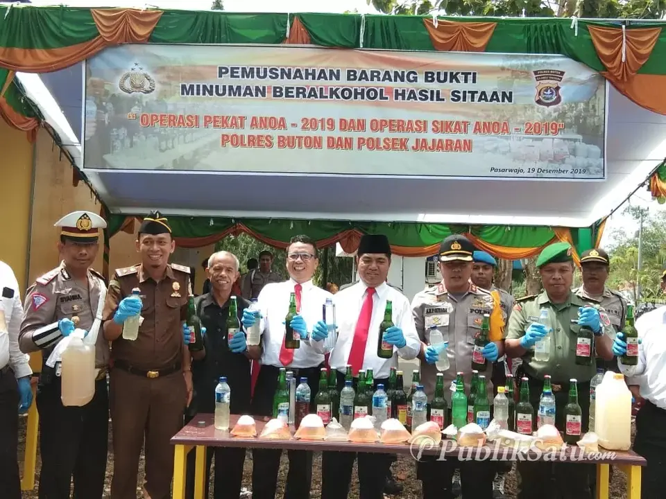 Polres Buton Musnahkan 1,5 Ton Miras
