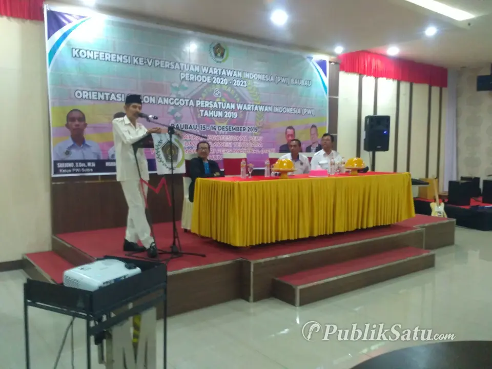 AS Tamrin Buka Konferensi PWI Baubau Periode 2020-2023