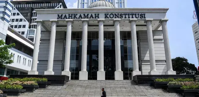 Tiga Nama Calon Hakim MK Sudah Sampai Di Meja Jokowi