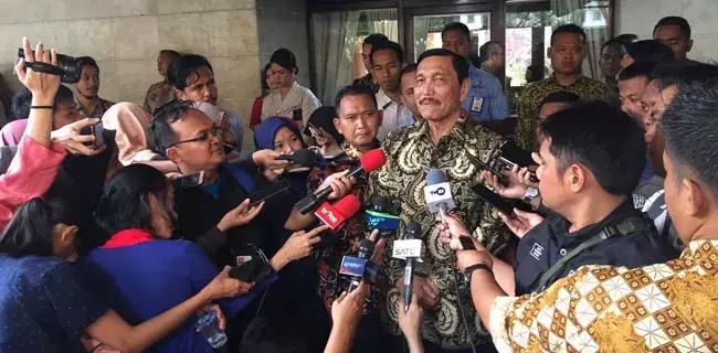 Refleksi Natal, Menko Luhut: Esensi Hidup Harus Bisa Berbagi Rasa Dan Membantu Orang