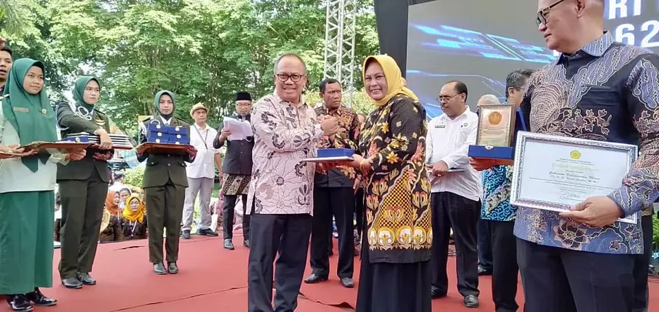 Genjot Perkebunan, Tafdil Diganjar Penghargaan dari Menteri Pertanian