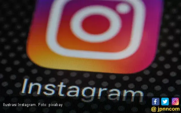 Instagram Kembangkan Fitur Layout
