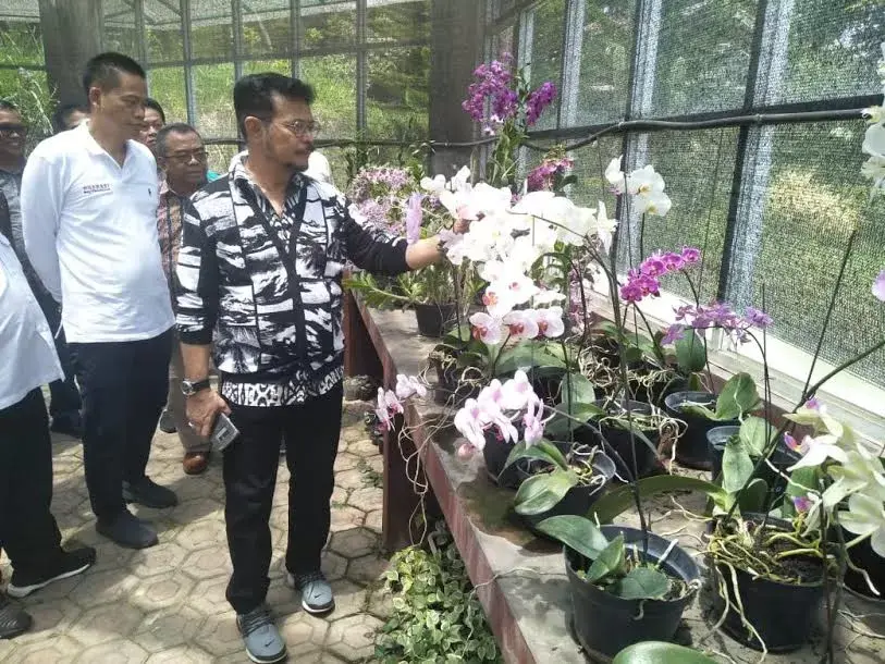 Mentan Syahrul Minta Peneliti Tanaman Hias Kerja Keras