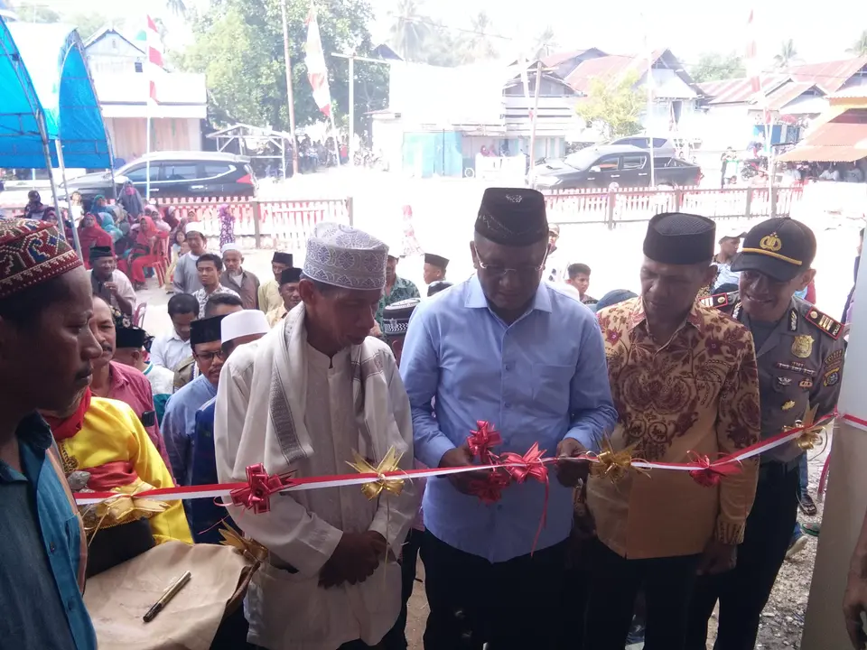 Pasar Desa One Waara Diresmikan, Bupati Larang Jualan di Pinggir Jalan