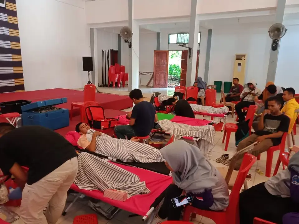 FKM Unidayan Gelar Donor Darah, Ratusan Orang Ikutan Beramal