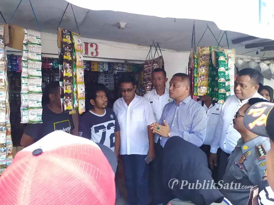 Pedagang Protes Soal Penertiban Pasar Wameo, Sekda Baubau Turun Tangan