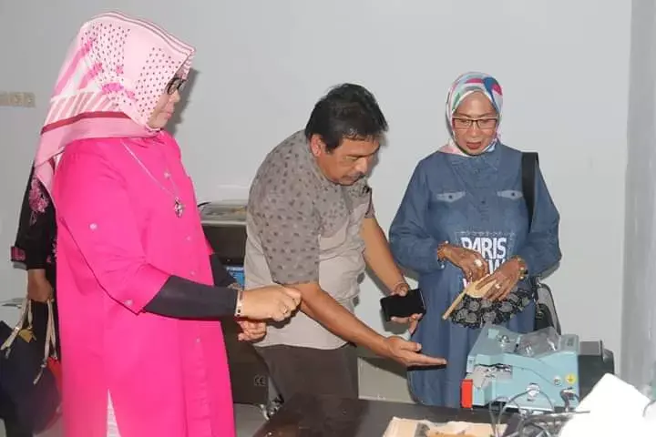 TP-PKK Buton Tinjau Sentra IKM di Koholimombono dan Wabula