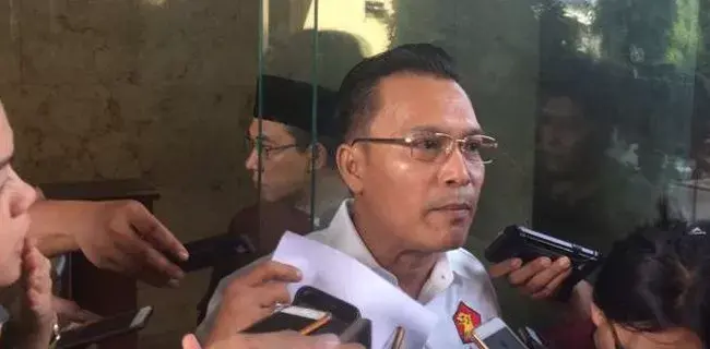 Iwan Sumule Menduga Suap Wahyu Setiawan Bukan Yang Pertama