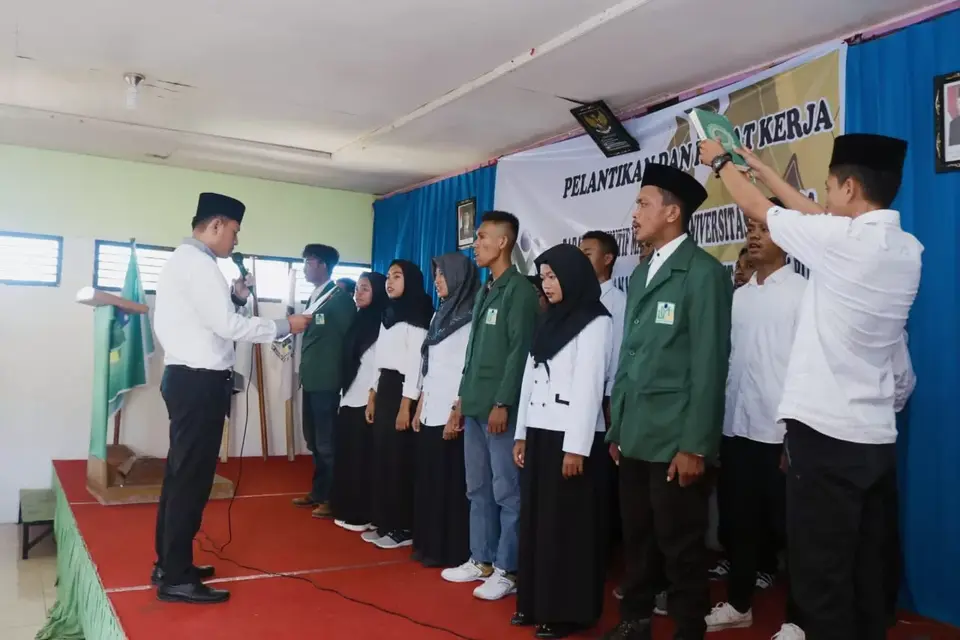 Lantik Pengurus BEM dan UKM, Warek III UMU Buton : Organisasi Adalah Jembatan Menggenggam Masa Depan