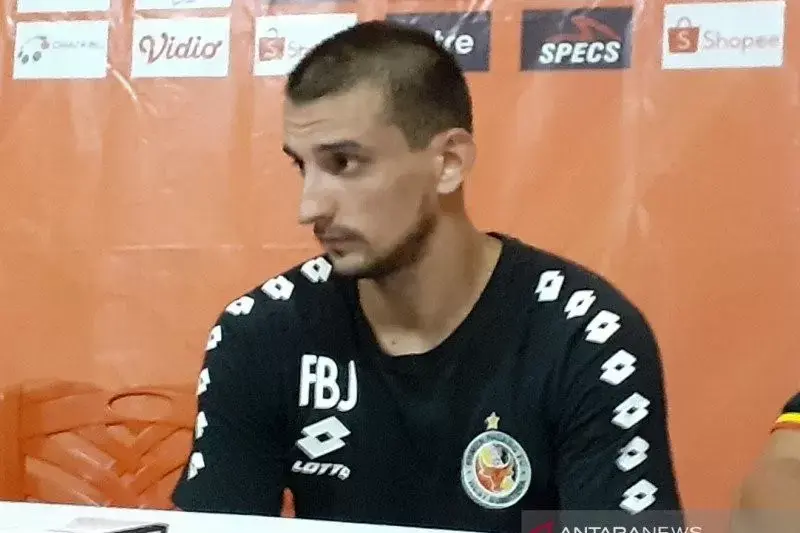 Flavio Beck Junior Kena Sanksi Larangan Main Satu Laga di Awal Musim 2020