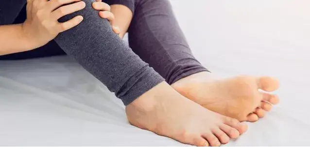 Lima Cara Mengatasi Kaki Kram Saat Tidur