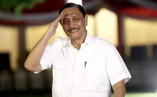 Iming-Iming Luhut untuk Pengusaha Singapura