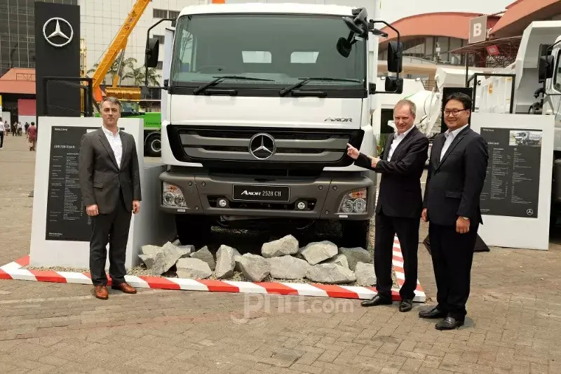 Kendaraan Niaga Mercedes-Benz Siap Telan Solar B30