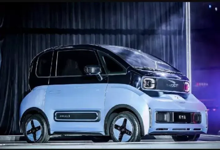 Wuling Mengenalkan E300, Pengembangan Anyar dari Mobil Listrik Mungilnya