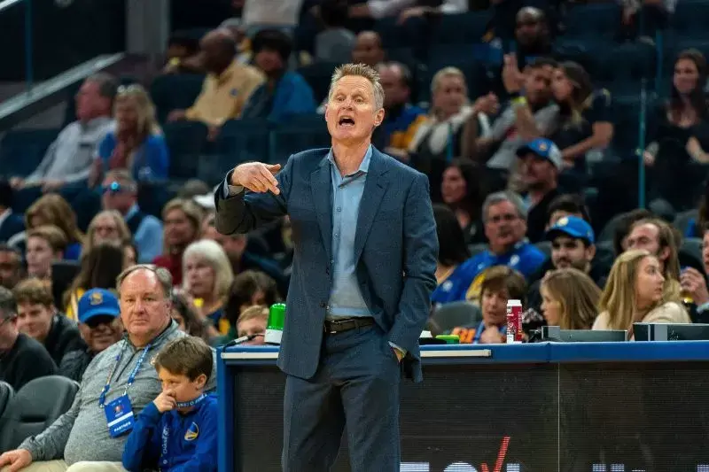 Berbuat Terlarang, Steve Kerr Kena Denda Rp 347 Juta