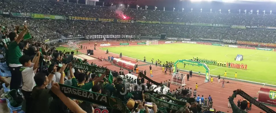 Penghormatan Kurniawan untuk Bonek