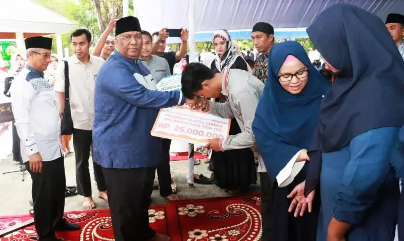 Ali Mazi Tingkatkan Mutu Pendidikan Melalui Sultra Cerdas