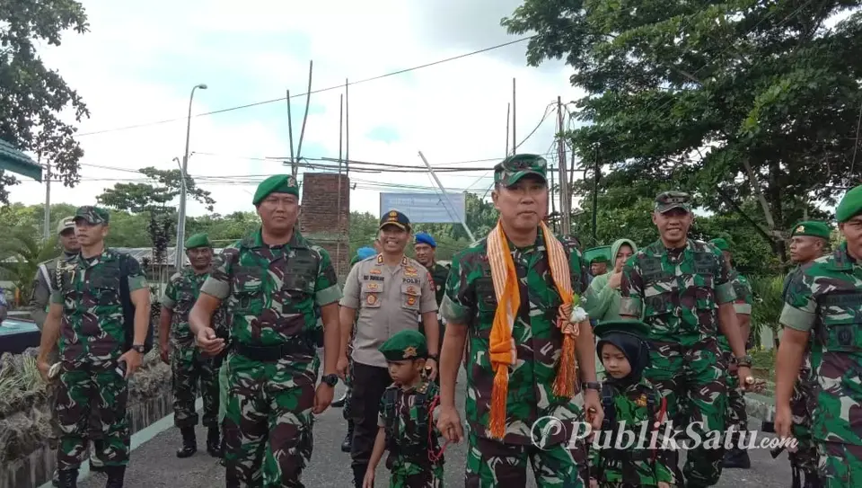 60 Prajurit Disiagakan Evakuasi Helikopter MI-17, Ibu Risno Anggota TNI 725/Wrg Harap Anaknya Ditemukan