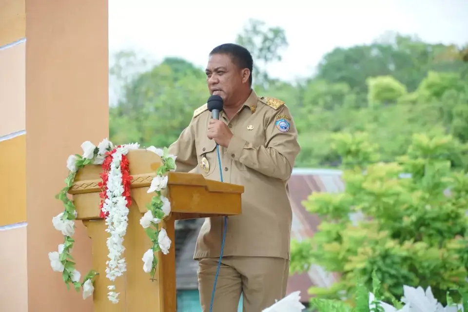 Bupati Arusani Minta Masyarakat dan Pejabat Pemkab Busel Ikut Sensus Penduduk Online