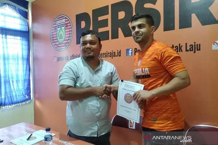 Persiraja Resmi Kontrak Gelandang Timnas Lebanon Samir Ayaas