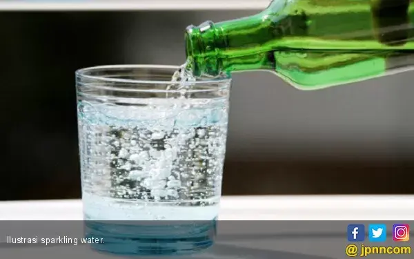 Sparkling Water Bikin Kamu Sering Kentut Loh, Ini Alasannya