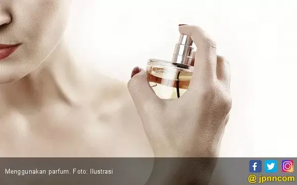 Ingin Parfum Awet Sepanjang Hari? Coba Ikuti Cara Ini