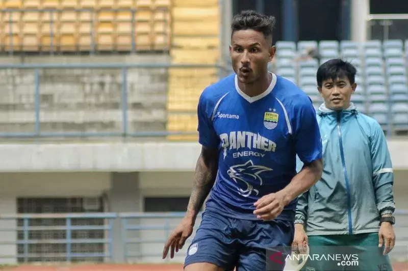 Wander Luiz Lega Dikontrak Persib Bandung