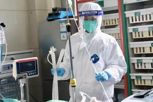 Ratusan Tenaga Kesehatan Gugur Dan Kasus Covid-19 Terus Naik, Ahli Epidemiologi: Pak Jokowi Tolong Tugaskan Kemenkes Untuk Bekerja