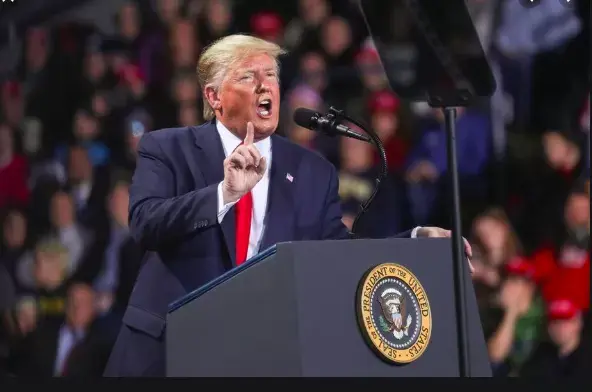 Gegara Gambar Segi Tiga Merah Terbali, kIklan Kampanye Donald Trump Dihapus Facebook