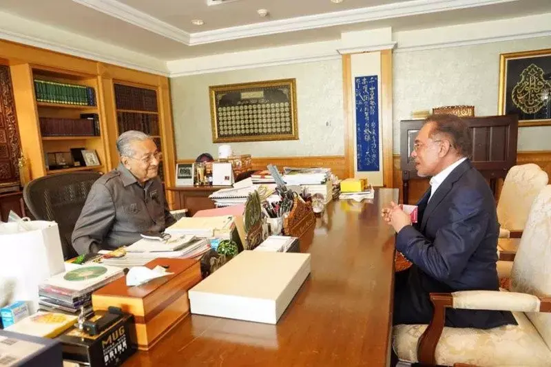 Bahas Transisi Kekuasaan, Anwar Ibrahim Temui Mahathir Mohamad