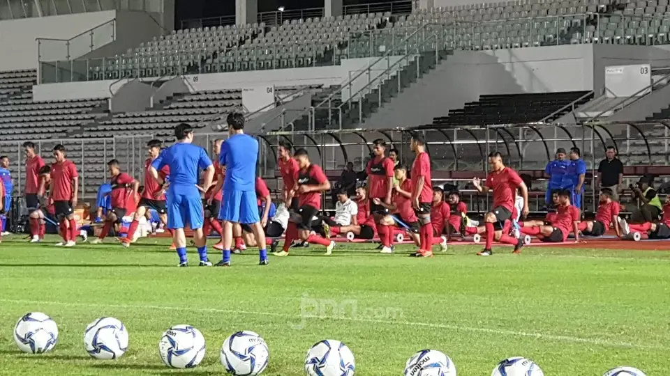 Pemain Diajari Shin Tae Yong Trik Penguasaan Bola yang Baik
