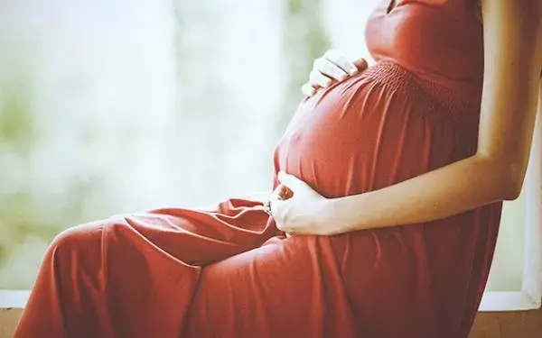 Kiat Meredakan Badan Lelah Saat Hamil