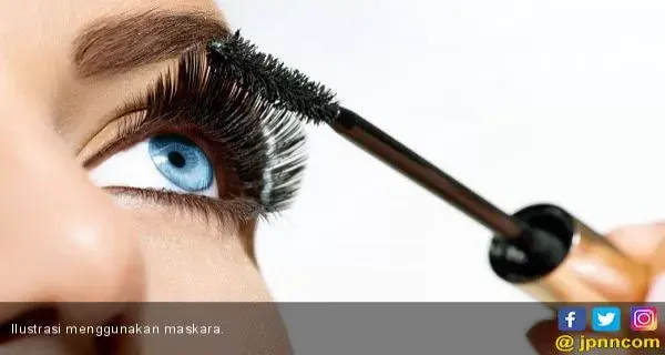 Maskara Tebal Bikin Si Sipit Kian Menarik